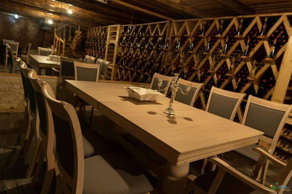 Hotel Guglux &Wine Cellar Telavi Buitenkant foto