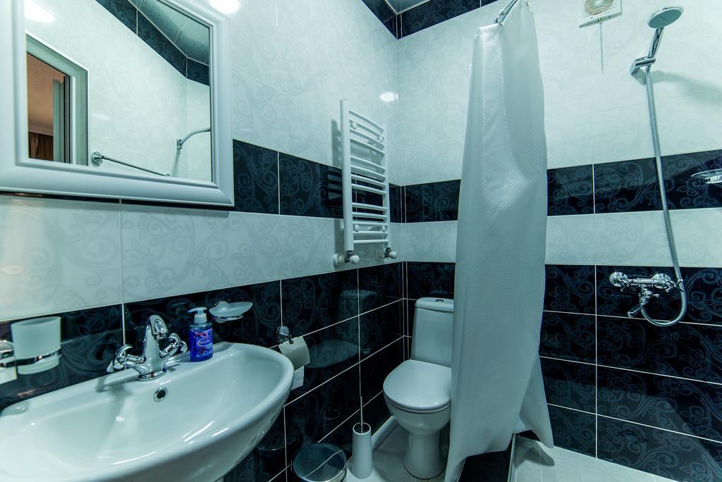 Hotel Guglux &Wine Cellar Telavi Buitenkant foto
