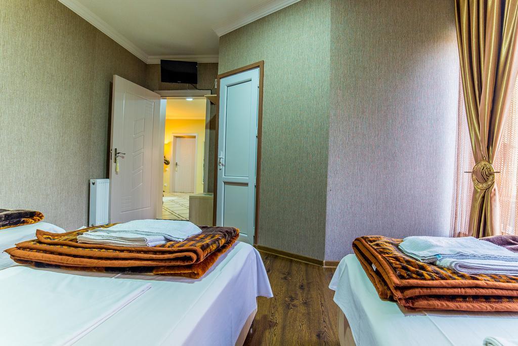 Hotel Guglux &Wine Cellar Telavi Buitenkant foto