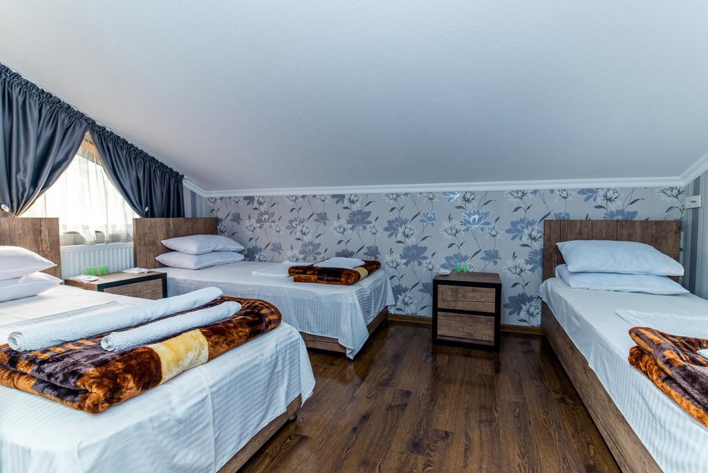 Hotel Guglux &Wine Cellar Telavi Buitenkant foto