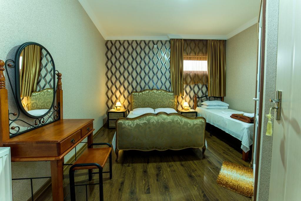Hotel Guglux &Wine Cellar Telavi Buitenkant foto