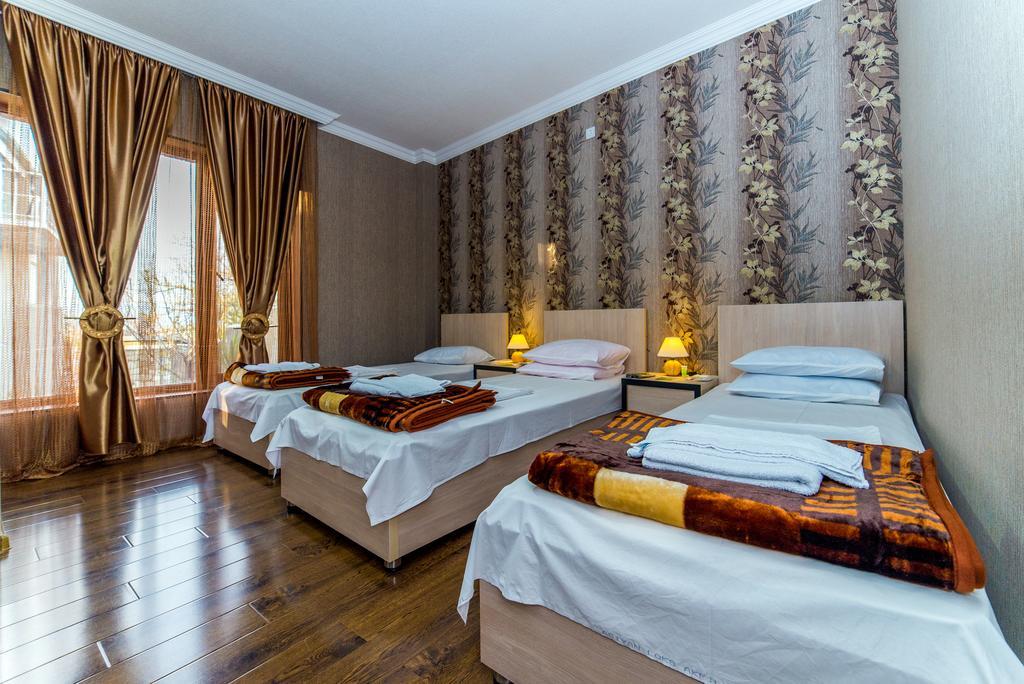 Hotel Guglux &Wine Cellar Telavi Buitenkant foto