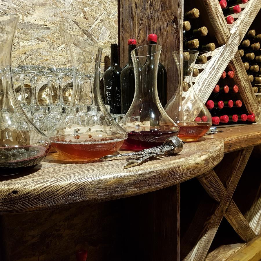 Hotel Guglux &Wine Cellar Telavi Buitenkant foto